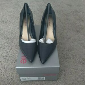 Connie Black Women's Pumps